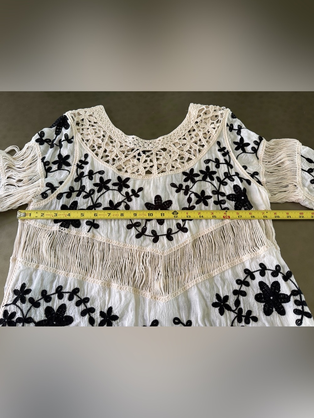Oliver.O by Escio, Embroidered Women’s Top, Size Medium, Ivory & Black - Picture 3 of 10